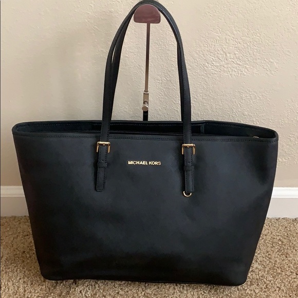 Michael Kors Handbags - Michael kors